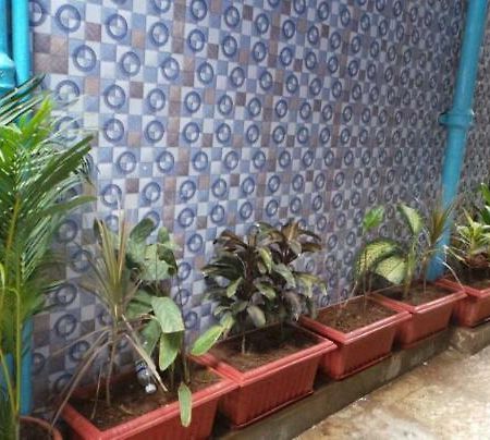 New Metro Guest House Mumbai Ngoại thất bức ảnh