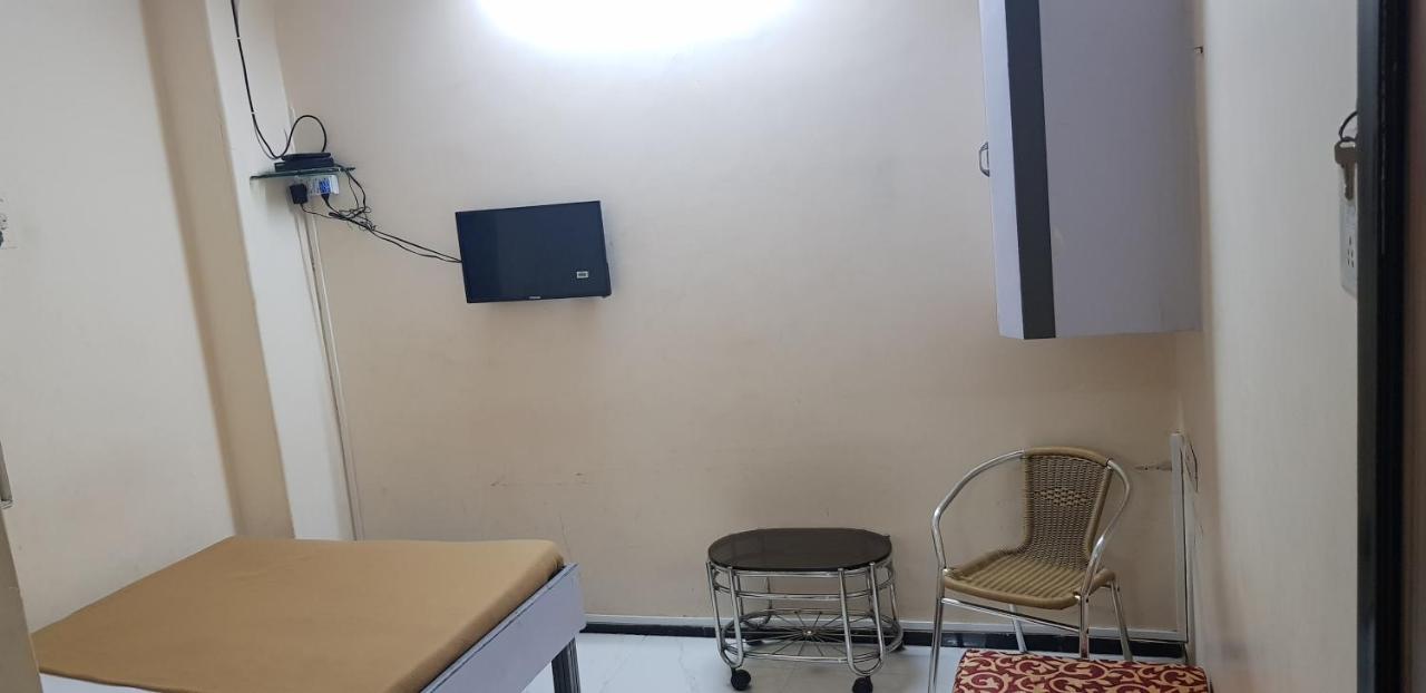 New Metro Guest House Mumbai Ngoại thất bức ảnh