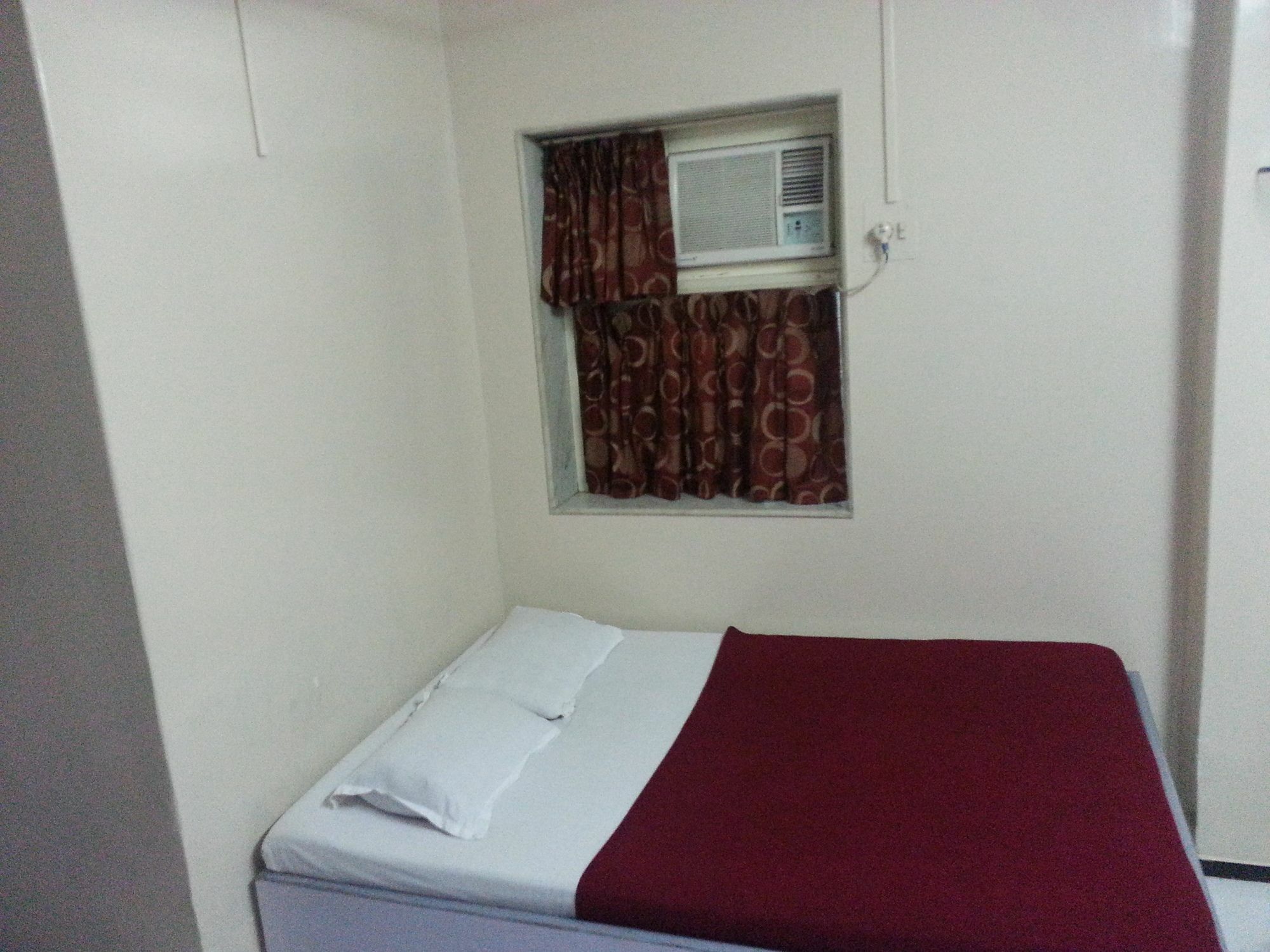 New Metro Guest House Mumbai Ngoại thất bức ảnh