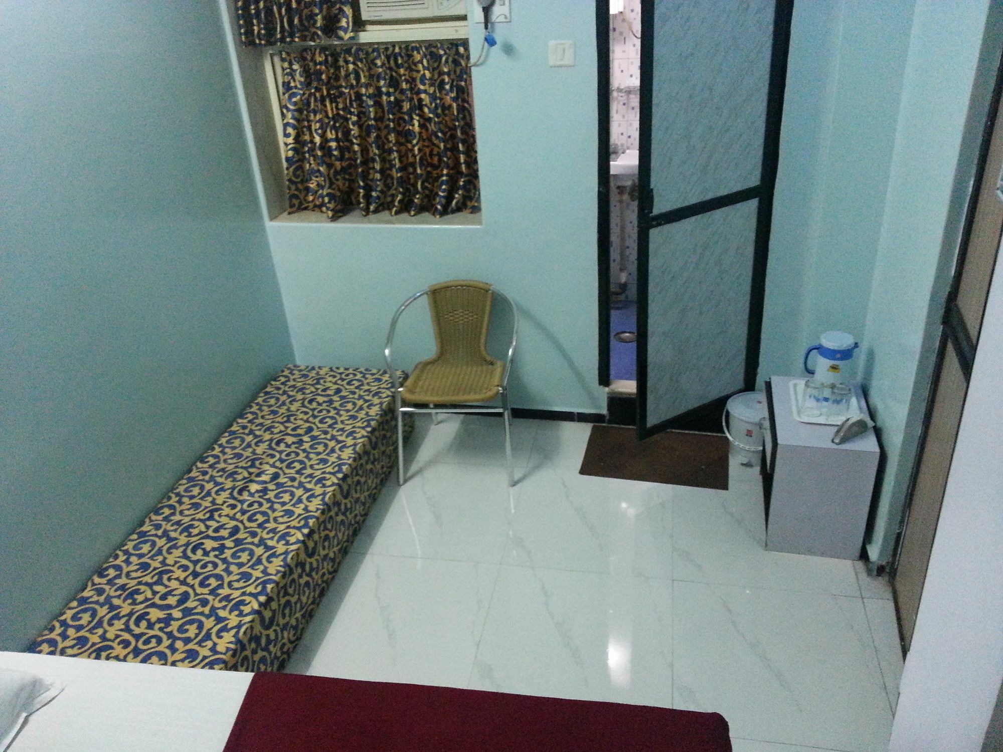 New Metro Guest House Mumbai Ngoại thất bức ảnh